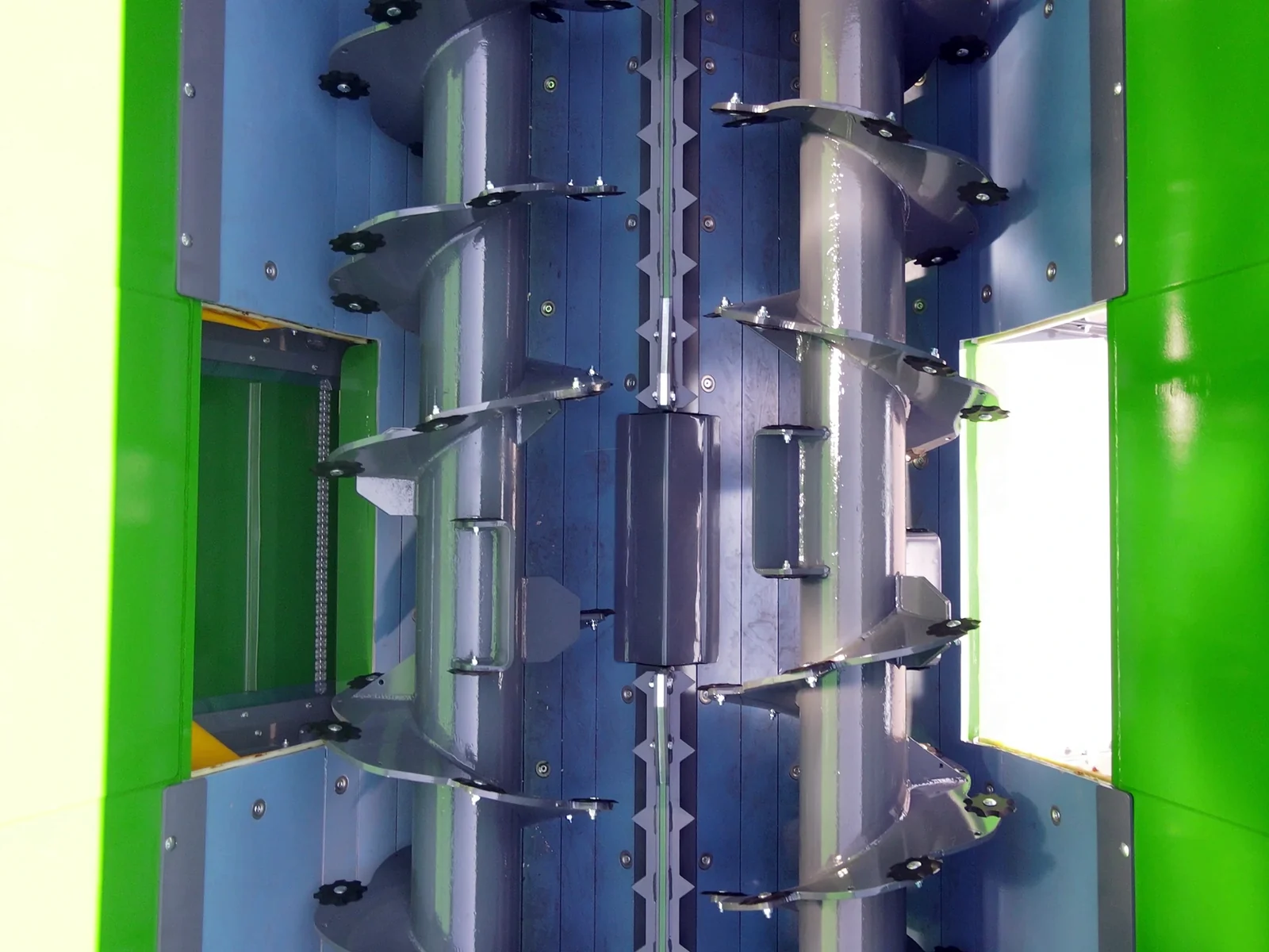 Motkniv som stödjer blandning och sönderdelning