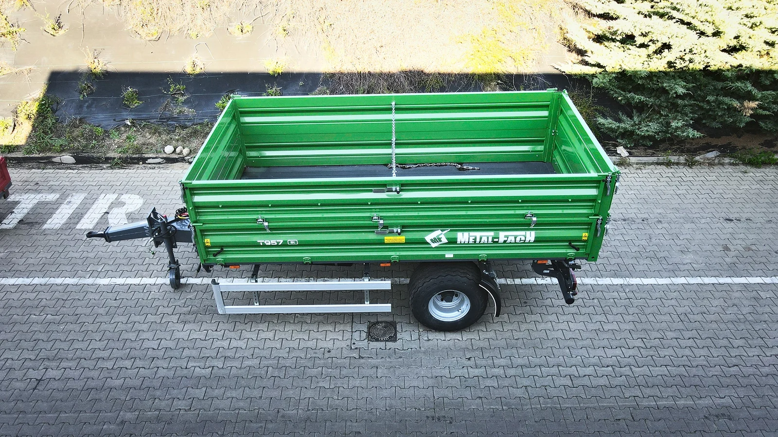 T957